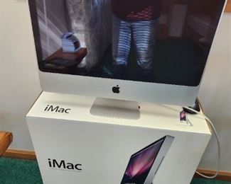 Apple IMac with Box