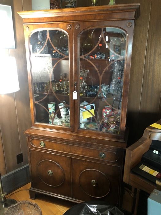 China cabinet full of crystal 
I have lots more than what’s in my pictures the house is full. Thank you 