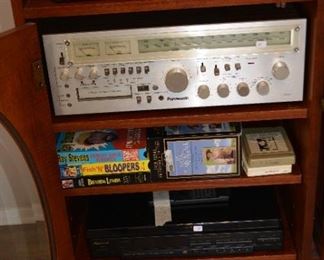 vintage stereo, turntables, blue ray player