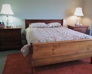 Full Bed with Footboard