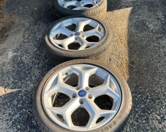 Ford Focus Rims and tires