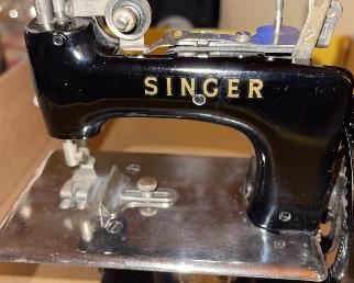 Singer Sewhandy Toy Sewing Machine