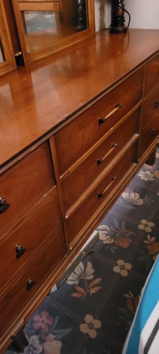 Mic-Century Modern Bassett Furniture dresser with mirror