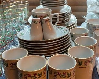 Gibson Holiday China