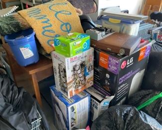 Boxed items/ Portable AC unit