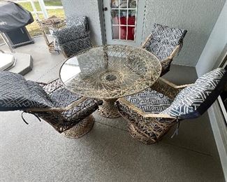 Spun fiberglass table and 4 chairs 