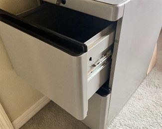 File cabinet with key 