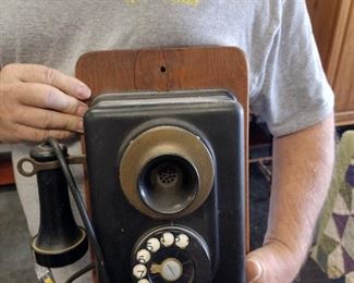 antique telephone 