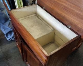 vintage commode 