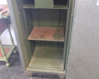 large floor safe (no combo but is open)