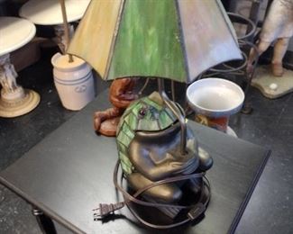 stained glass frog lamp 