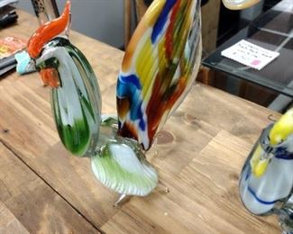 vintage art glass roosters Murano?