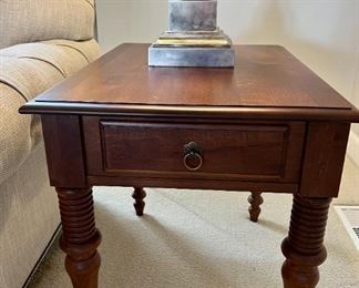 Ethan Allen accent table with drawer
