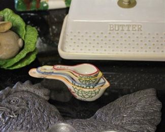 Vintage Pier 1 miniature measuring spoon set