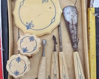 Antique Beauty Set