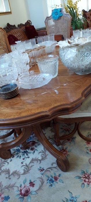 Dinning table $45