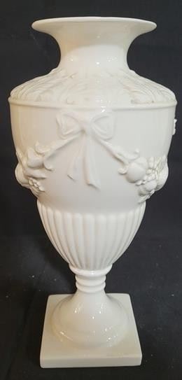 65 - Kenilworth Corinthian urn vase - 14" tall
