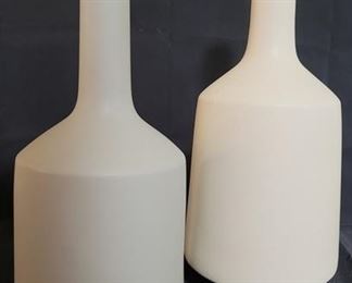 67x - 2 Kenilworth vases - 20" & 16"
