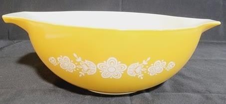 84 - Pyrex Butterfly Gold Cinderella mixing bowl 4.5 x 10
