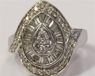 220z - 14k White Gold 1.5 TW Diamond Ring size 6.5 Baguette & round cut diamonds
