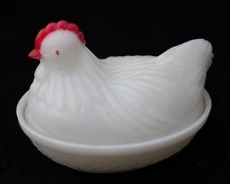 472 - Milk Glass Hen on Nest - 4.5" x 4"
