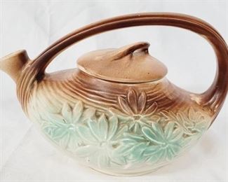 1530 - McCoy teapot, chip on spout - 6"
