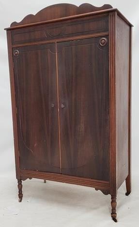 1670 - Vintage double door wardrobe 62 x 35 x 20.5
