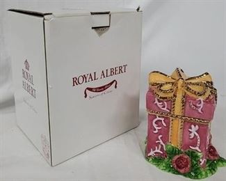 1714 - Royal Albert covered porcelain box 5 x 4
