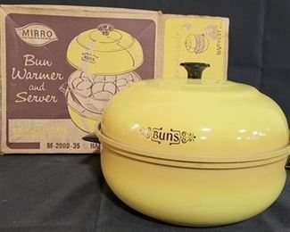 3025 - Vintage Mirro bun warmer & server in box
