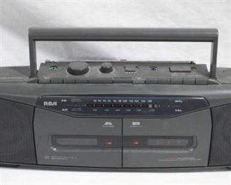 6070x - RCA dual cassette radio - 19 x 9
