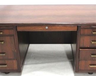 6136 - Wooden executive desk 29 x 60 x 34
