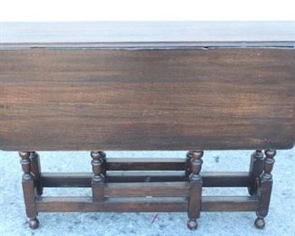 6195 - Vintage drop side gate leg table 27 x 33 x 36 (opened)
