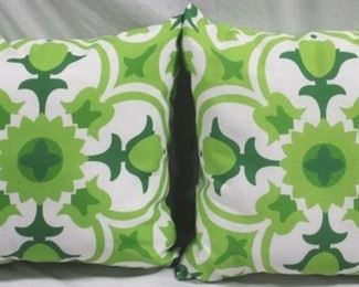 6219 - Pair green & white throw pillows - 19 x 18

