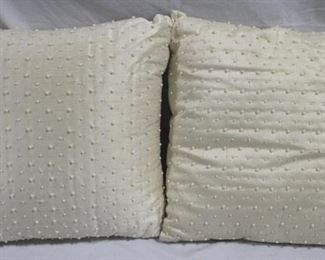 6226 - Pair throw pillows - 15 x 15
