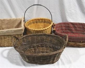 6258 - Group of 4 baskets
