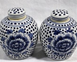 6265 - Pair blue & white porcelain 7" ginger jars
