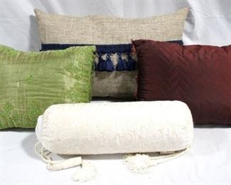 6267 - Group of accent pillows
