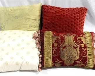 6268 - Group of accent pillows
