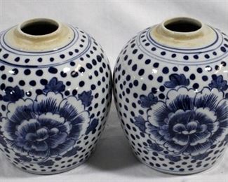 6272 - Pair blue & white porcelain 6" jars, no lids
