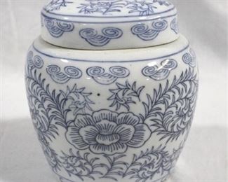 6284 - Blue & white porcelain 6" ginger jar
