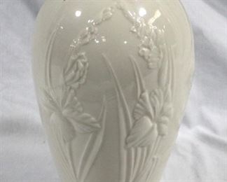 6295 - Lenox 9.5" vase
