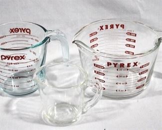6334 - 3 Pyrex measuring cups
