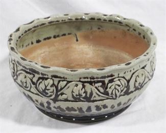 6367 - Art pottery bowl - 4.5 x 10
