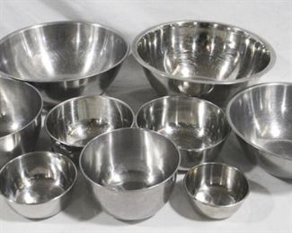 6397 - 9 Assorted size stainless mixing bowls
