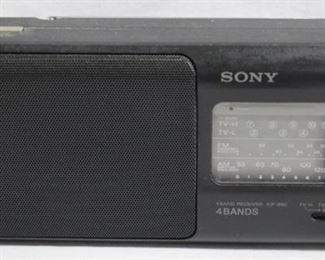 6474 - Sony model ICF-890 4 band receiver radio 10 x 6 x 3

