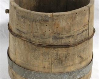 6515 - Antique wooden bucket - 9.5 x 9
