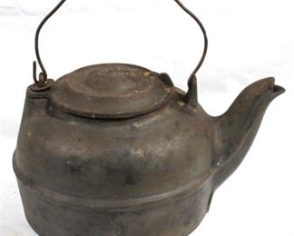 6521 - Cast iron tea kettle - 13 x 13
