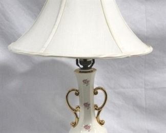 6535 - Vintage porcelain 26" lamp
