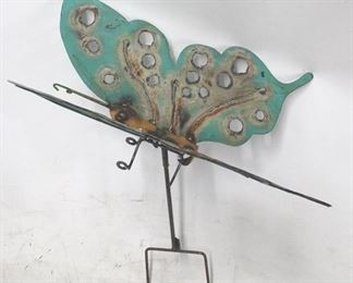 8025 - Metal Butterfly - 27.5 x 22 x 18
