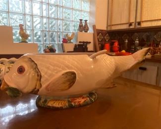 Vintage Italian majolica fish tureen 
